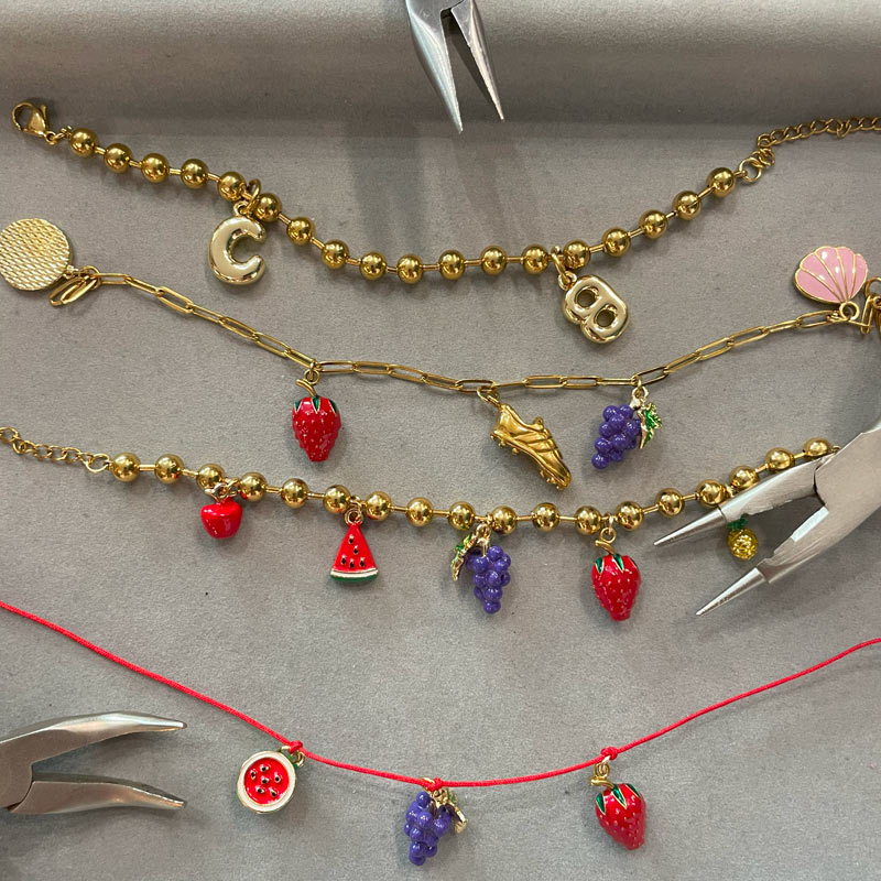 Jewelry inspiration for necklaces in Charm Bar Prague